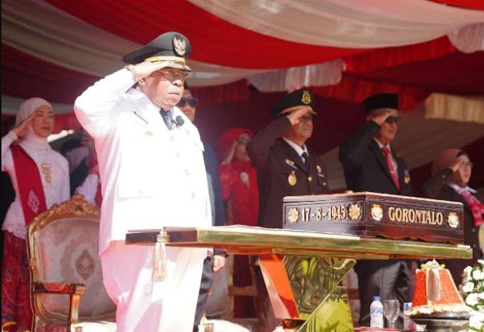 Wali Kota Gorontalo memimpin jalannya upacara peringatan HUT ke-80 Kemerdekaan Republik Indonesia di Lapangan Buladu, Kecamatan Dungigi,(Foto: Humas)
