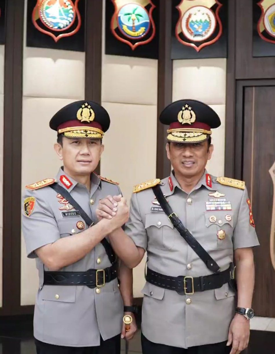 Irjen Pol. Drs. Widodo, SH., MH. kini dipercaya memimpin Polda  Gorontalo, menggantikan Irjen Pol. Drs. Raden Eko Wahyu Prasetyo, SH.(F:Hms-Pol)