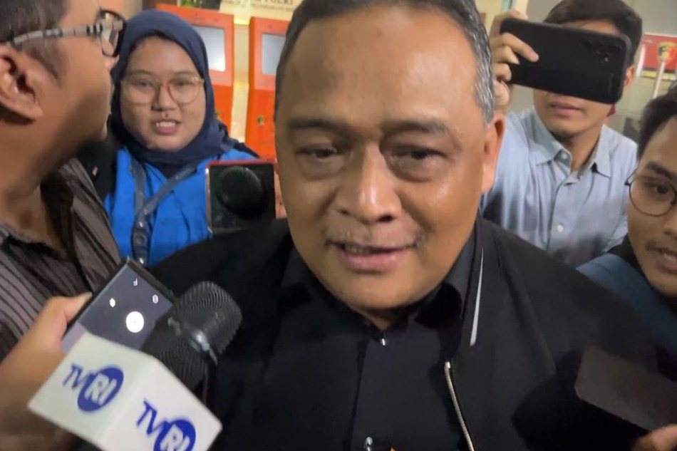 politikus Partai Hanura, Benny Rhamdani,menjalani pemeriksaan intensif oleh penyidik Tipidkor Polda Sulut..(F:Ist)
