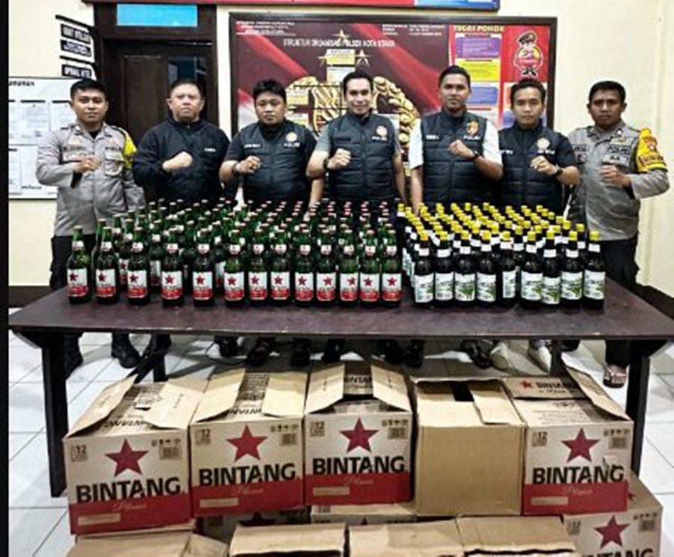Barang bukti miras berbagai jenis yang berhasil diamankan Polisi (F:hms-Pol)