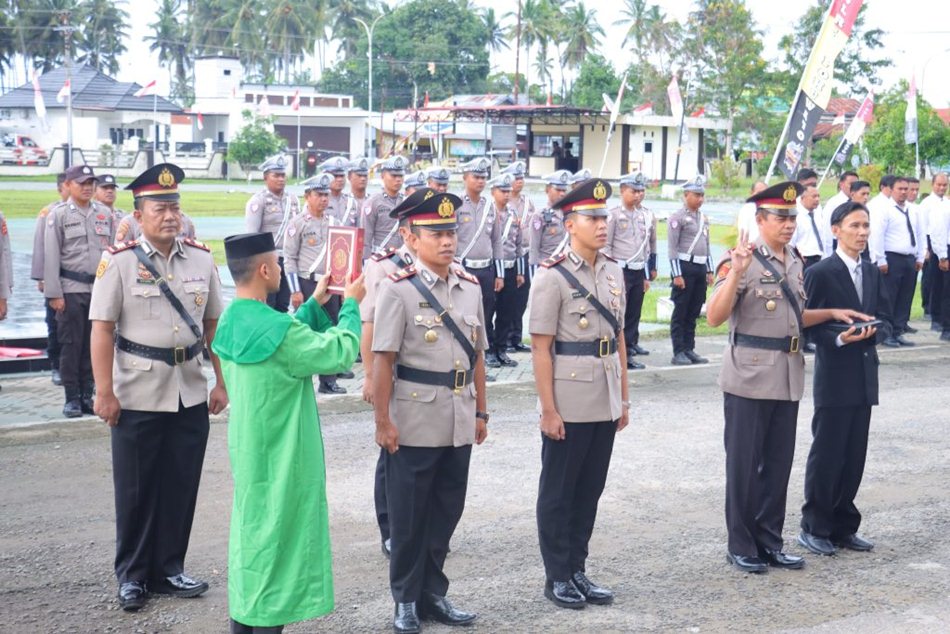 upacara serah terima jabatan (sertijab) sejumlah perwira  pertama di lingkungan Polres Pohuwato.(F:Hms-Pol)
