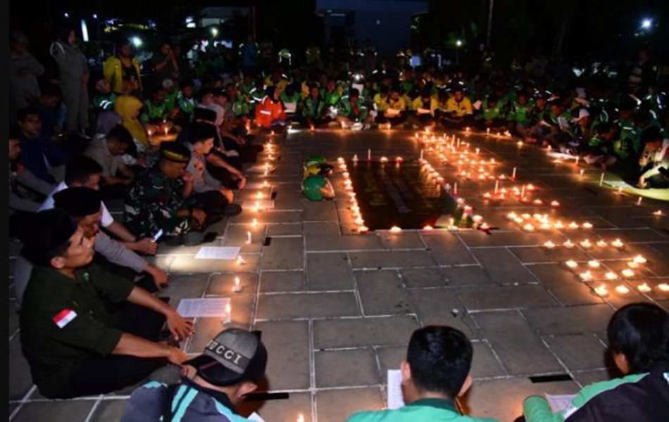 Aliansi Ojol Gorontalo bersama Forkopimda saa merajut solidaritas lewat doa.(F:Ist)