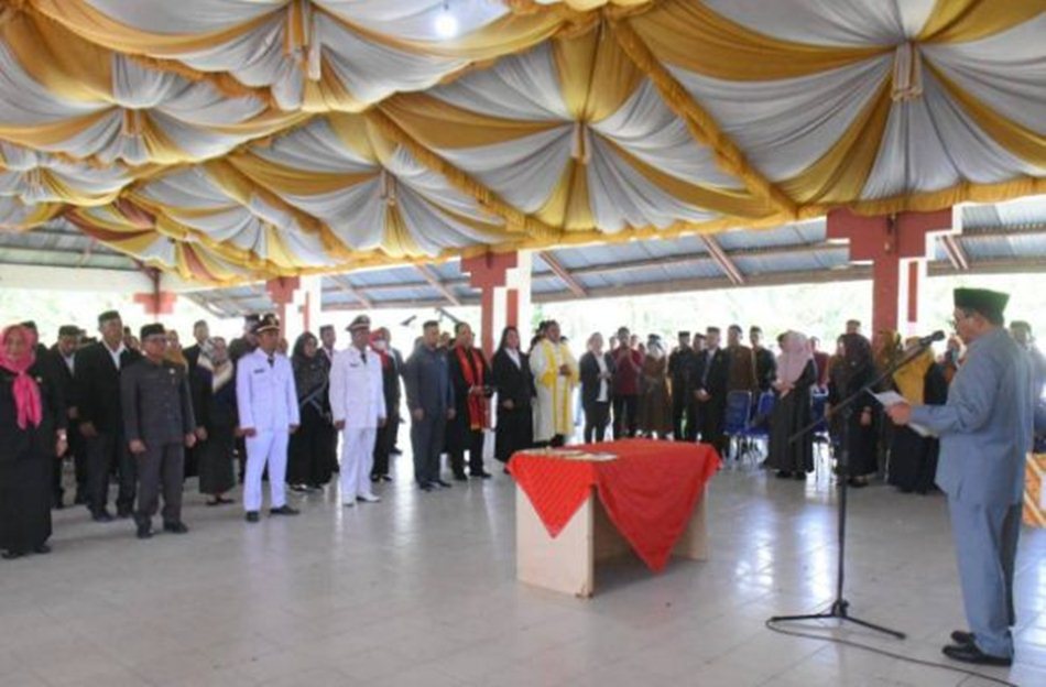 Bupati Boalemo Lantik Sejumlah Pejabat, Siapkan Uji Kompetensi Eselon III untuk Promosi Jabatan.(F:hms)