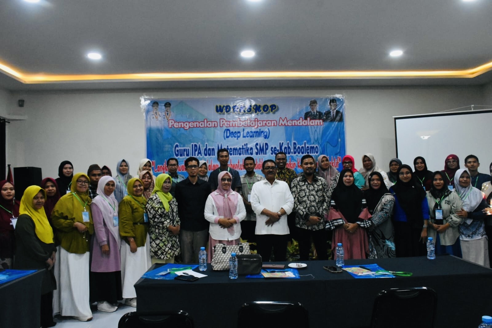 Hadiah Istimewa dari Bupati Boalemo: Guru Terbaik Berangkat Haji Gratis.