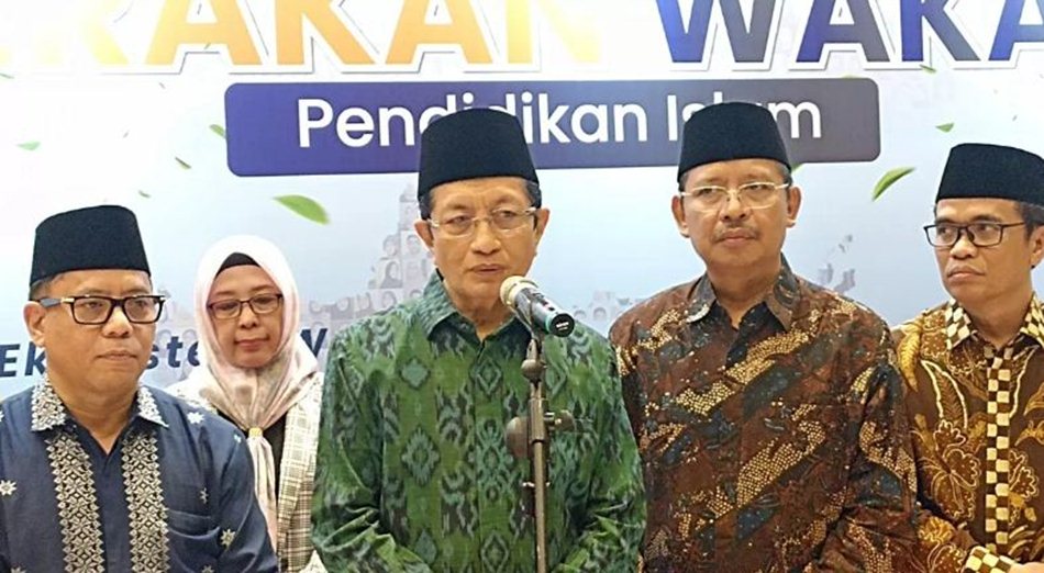 Menteri Agama Nasaruddin Umar resmi mengumumkan adanya kenaikan tunjangan profesi yang berlaku mulai tahun 2025.(f:Kemenag)