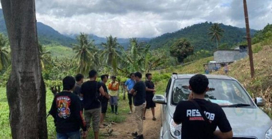 Tim gabungan Resmob Saronde Polres Gorontalo  Utara bersama personel Polsek Sumalata masih bekerja ekstra untuk menangkap pelaku.(F:Hms-Pol)