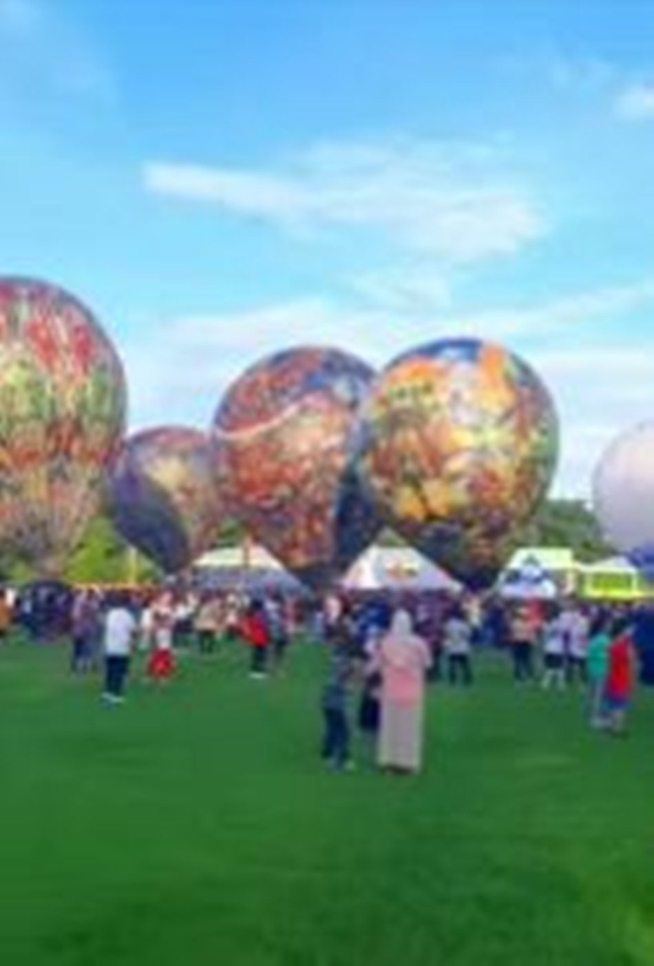 Suasana Festival Balon Udara Di lapangan GOR David Tonny.(F:Ist)