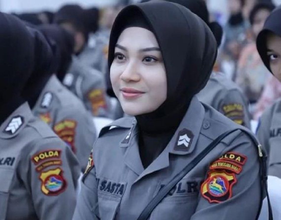 Polwan  cantik Briptu Fifi Sasta.(F:Ist)