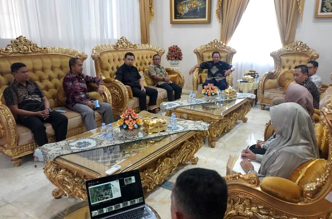 Rapat antara Pemerintah Provinsi Gorontalo dan Yayasan Islamic Center, Jumat (12/9/2025).