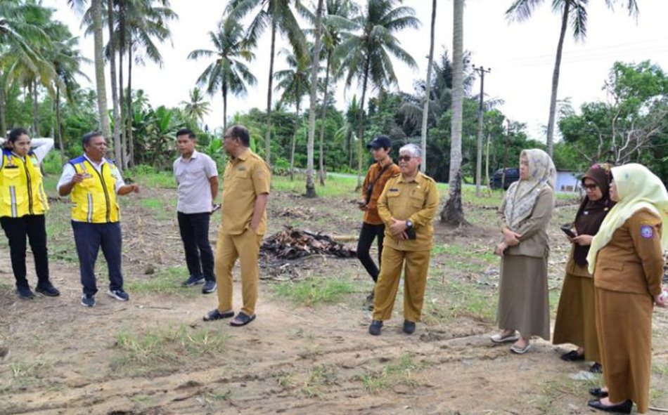 Peninjauan calon lokasi lahan untuk pembangunan Sekolah Rakyat,Desa Mulyonegoro, Kecamatan Pulubala, Kabupaten Gorontalo. (Foto/Diskominfotik)