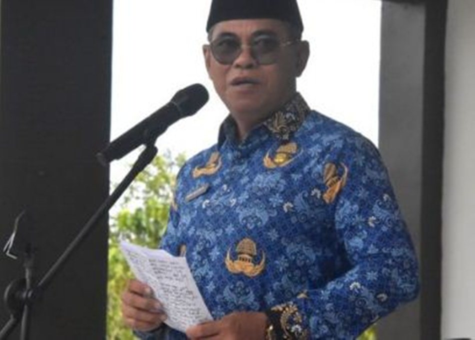 Sekretaris Daerah Kabupaten Bone Bolango, Iwan Mustapa saat memimpin Apel Korpri di Lapangan Alun-Alun Bone Bolango.(F:AKP)