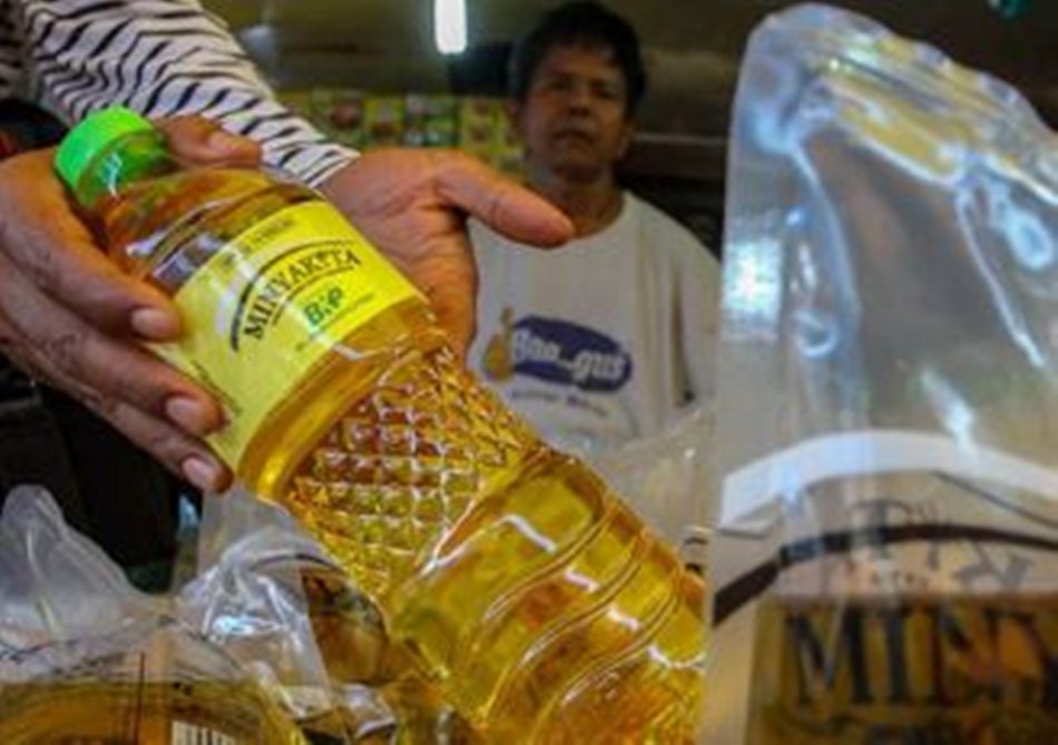 DPR kini mengusulkan agar bantuan itu disertai dengan minyak goreng 2 liter. (F:Ist)