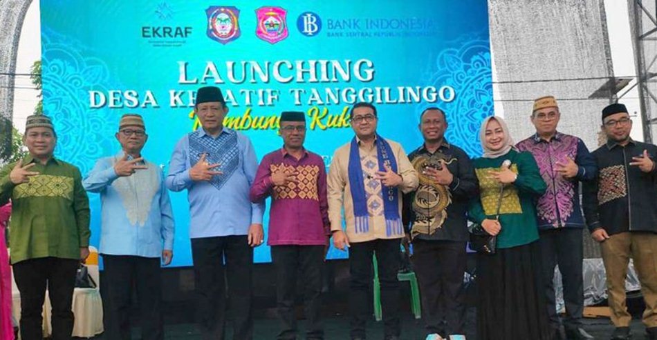 Menteri Ekonomi Kreatif Republik Indonesia, Teuku Riefky Harsya saat meresmikan Desa Tanggilingo, Kecamatan Kabila, Bone Bolango sebagai Desa Kreatif Nasional (F.Indra-Diskominfo)