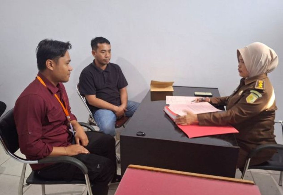 Polda Serahkan Tersangka  dan 117 Karung Barang Bukti ke Kejaksaan.(F:Hms-Pol)