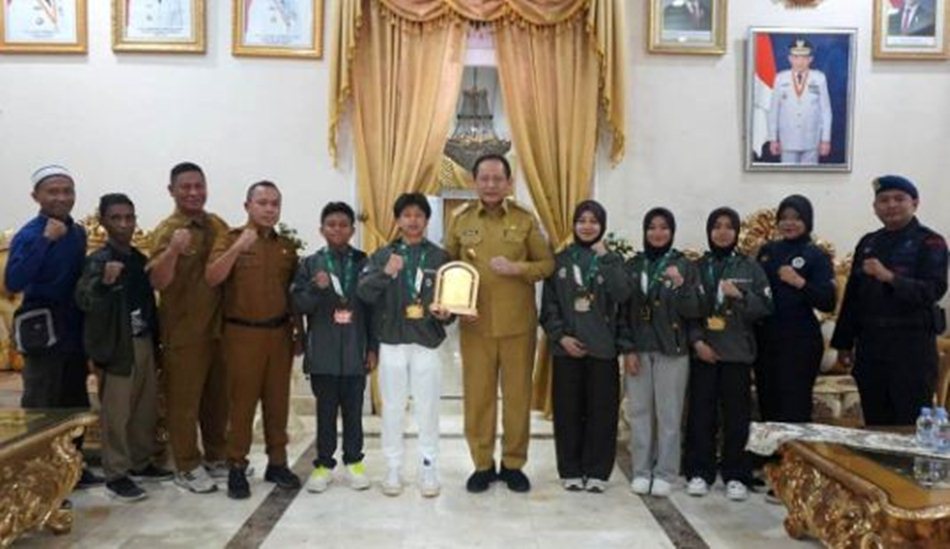 lima atlet muda Gorontalo yang berhasil meraih juara Pencak Silat Championship 2025.(F:Kmfo)