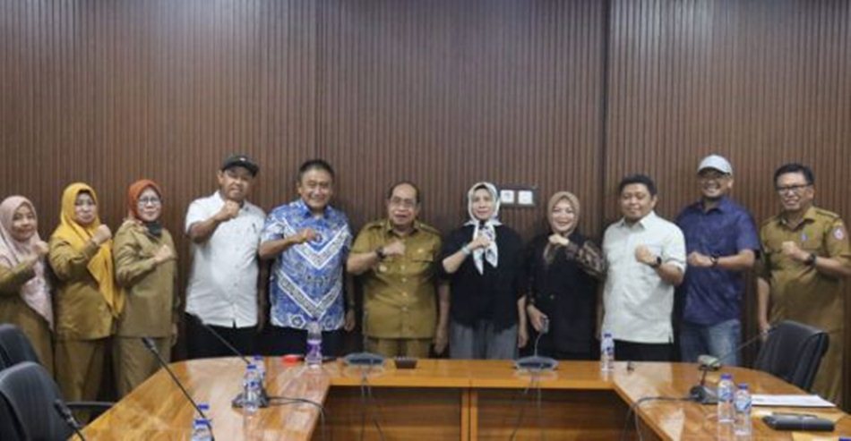 Komisi II DPRD Provinsi Gorontalo   melaksanakan kunjungan kerja sekaligus silaturahmi ke Kantor Wali Kota Gorontalo.(F:hms-Enki)