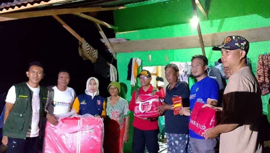 Dinas Sosial Provinsi Gorontalo langsung bergerak cepat menyalurkan bantuan darurat.(F:Kmfo)