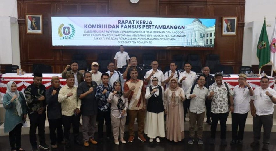 Pansus Pertambangan DPRD Provinsi Gorontalo menggelar rapat gabungan bersama pimpinan dan anggota DPRD Kabupaten Pohuwato.(F:Gpd)
