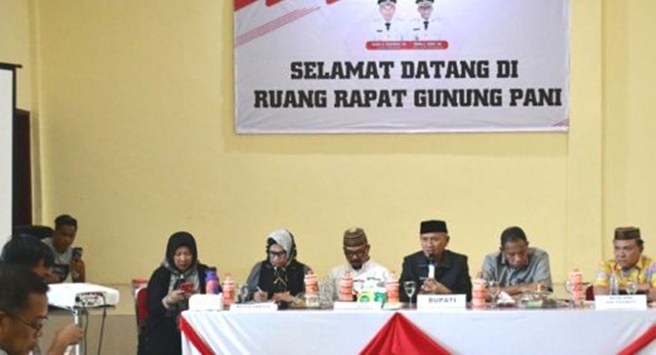 (Pansus) Pertambangan DPRD Provinsi Gorontalo melakukan kunjungan kerja ke Kabupaten Pohuwato.. (F:Az)