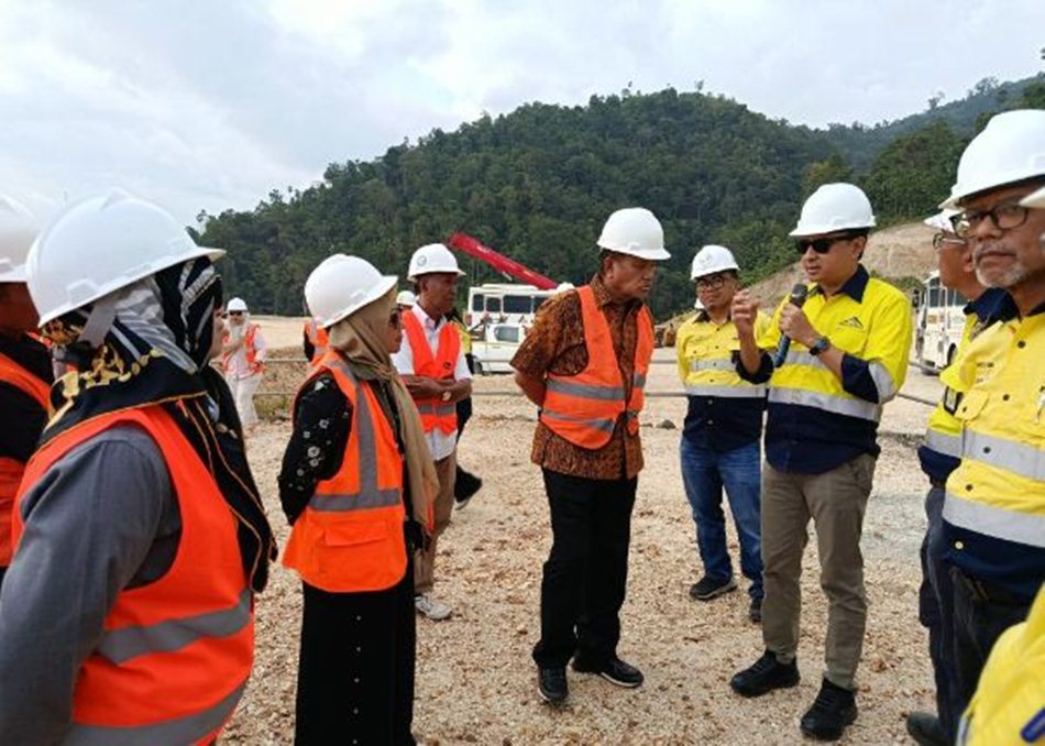 Kunjungan kerja Panitia Khusus (Pansus) Pertambangan DPRD Provinsi Gorontalo ke area Pani Gold Project.(F:hms-Enki)
