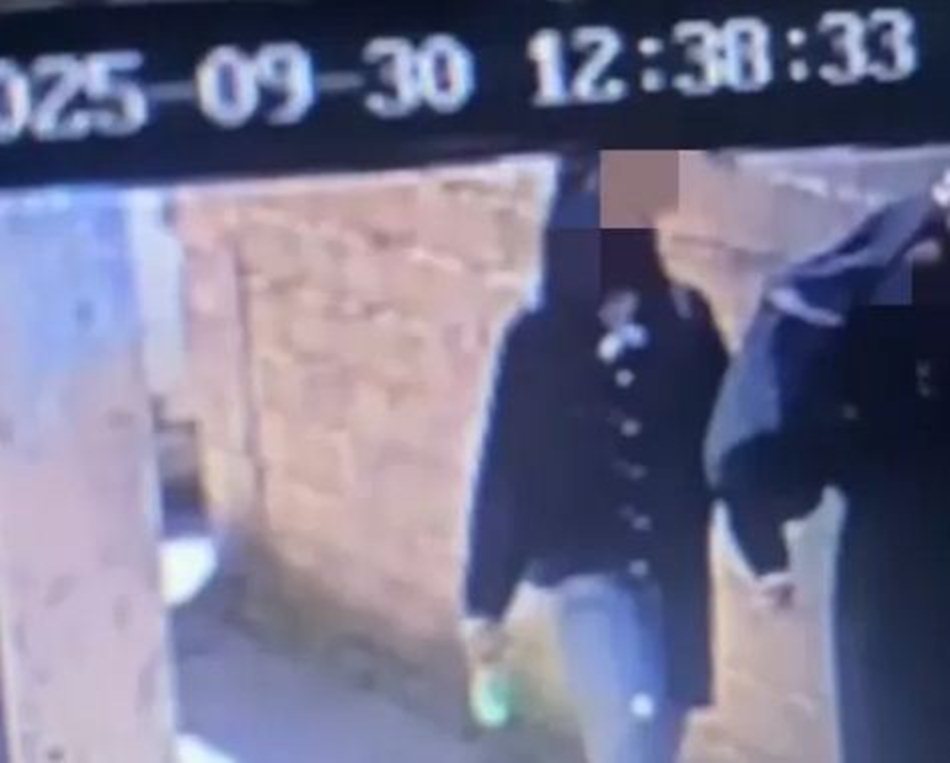Foto tangkapan layar dari rekaman CCTV diduga pelaku pencurian motor..(Ist)