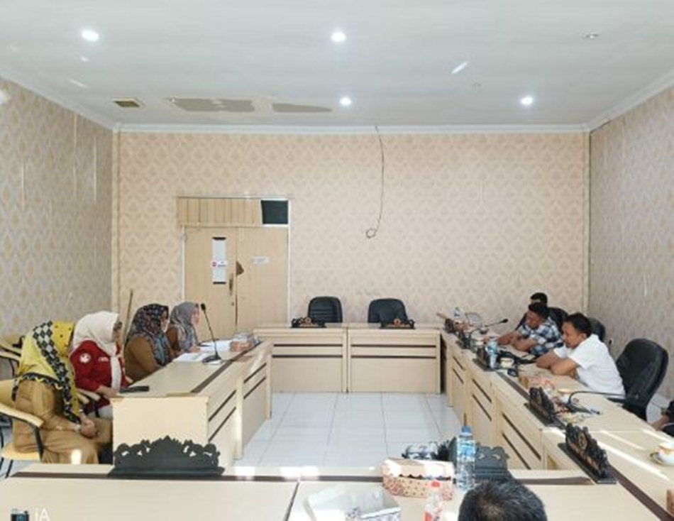 Suasana rapat di gedung DPRD Kabupaten Boalemo.(F:Humas)