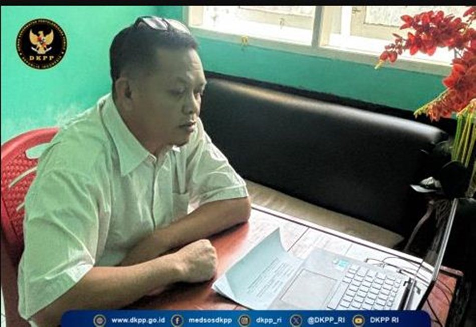 Teradu anggota KPU Kota Gorontalo, Junaidi Yusrin.(F:DKPP)
