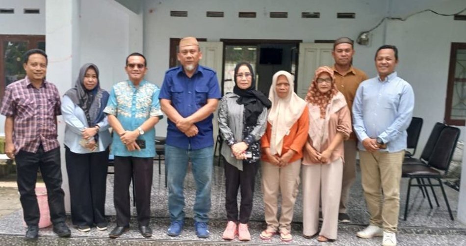 Komisi I DPRD Provinsi Gorontalo melaksanakan kunjungan kerja ke Kantor Desa Kramat, Kecamatan Tapa, Kabupaten Bone Bolango.(F:Humas)