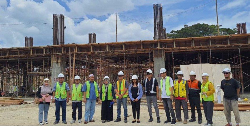 Komisi III DPRD Provinsi Gorontalo melakukan kunjungan kerja ke  lokasi pembangunan Rumah Sakit Umum Daerah (RSUD) dr. Hj. Ainun Habibie.(F: HMS-Enki)