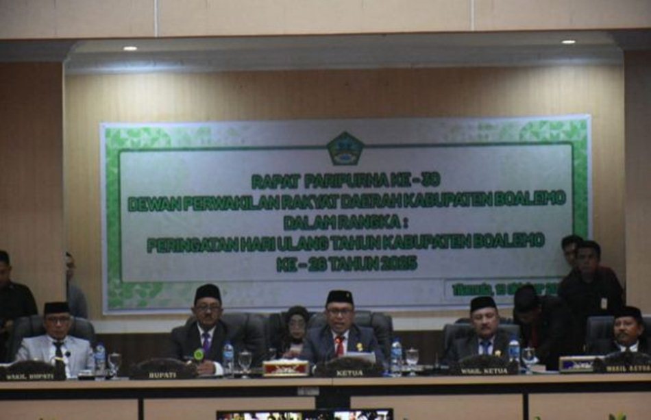 Ketua DPRD Boalemo, Karyawan Eka Putra Noho pimpin Paripurna ke-30 HUT Boalemo ke-26 .(F:Fik)