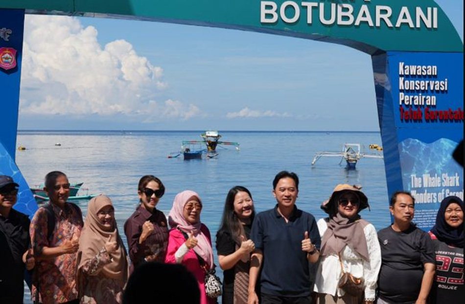 Rombongan DPRD DKI Jakarta Kunjungi Wisata Hiu Paus di Bone Bolango.(F: Hms-Enki)