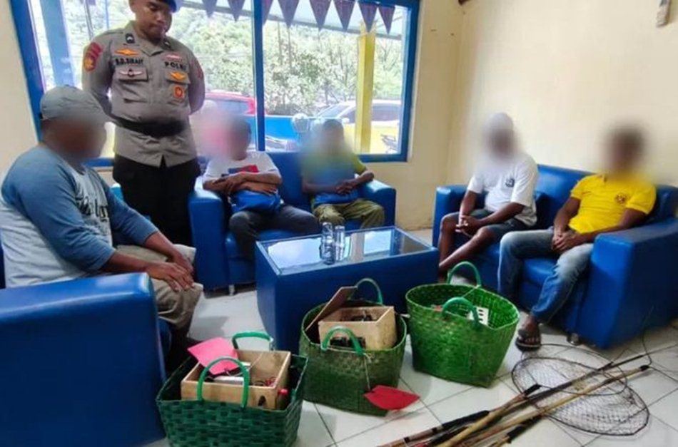 Lima nelayan harus berurusan dengan hukum setelah kedapatan menggunakan alat setrum ikan di kawasan Danau Limboto.(F:Hms-Pol)