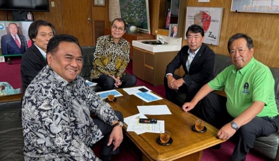 Anggota DPR RI asal Gorontalo, Rachmat Gobel dalam pertemuannya dengan Wali Kota  Hokota, Kazuo Kishida,(F:Nasdem)