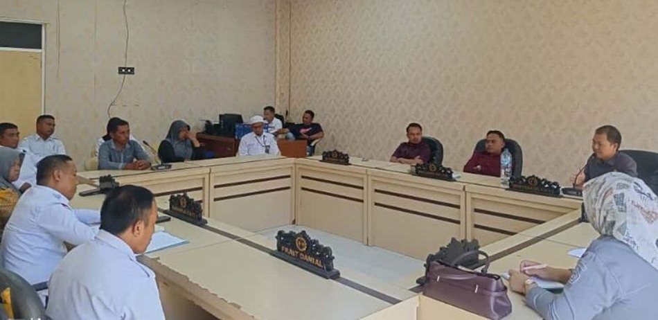 mencari solusi bersama atas persoalan yang telah berlangsung.(F: Hms)
