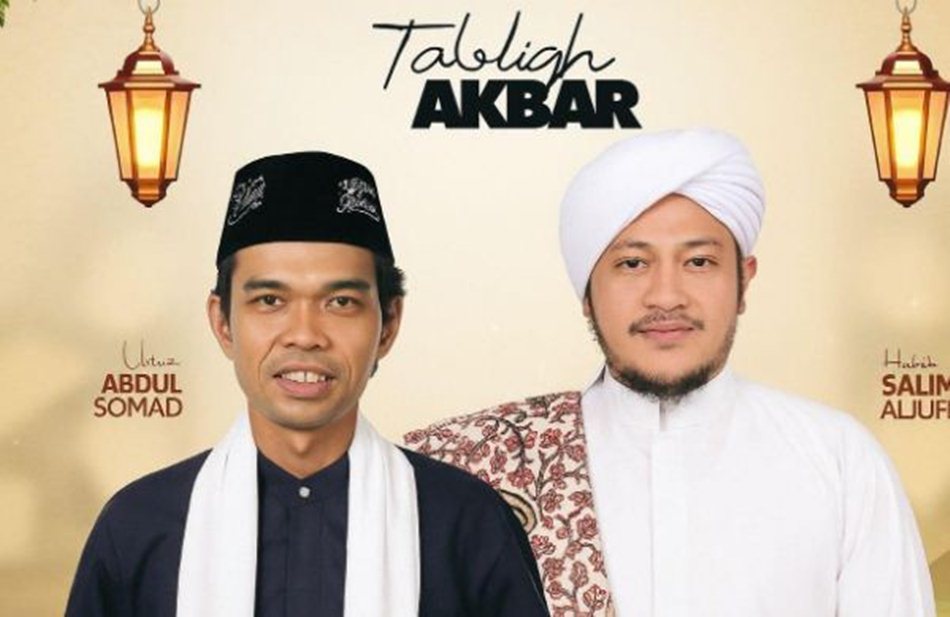 menghadirkan dua sosok ulama karismatik yang   dikenal luas di tanah air, yakni Ustadz Abdul Somad, Lc., D.E.S.A., Ph.D. (UAS) dan Al Habib Salim Al Jufri. .(F :Hms)