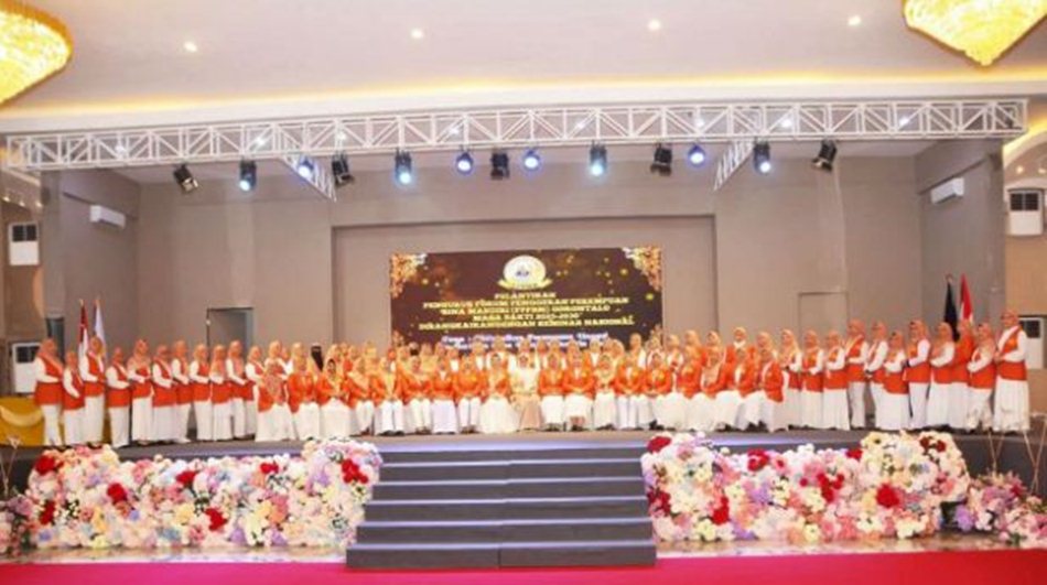 Pelantikan Forum Penggerak Perempuan Bina Mandiri (FPPBM)  di Hulondalo Ballroom.(F:Ist)
