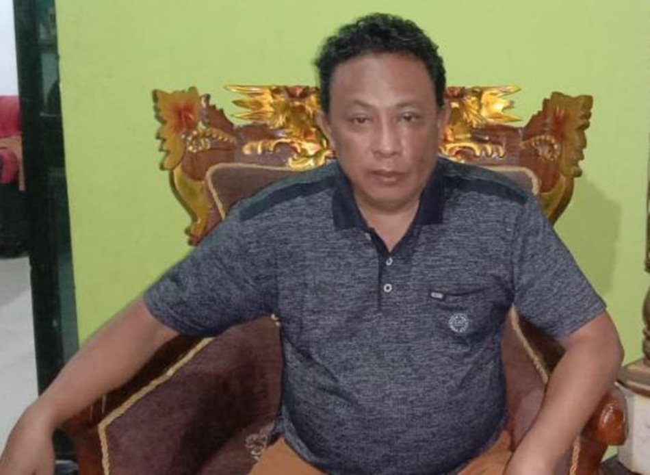 Kepala Desa Saripi, Simon Pakaya.(F:GP)