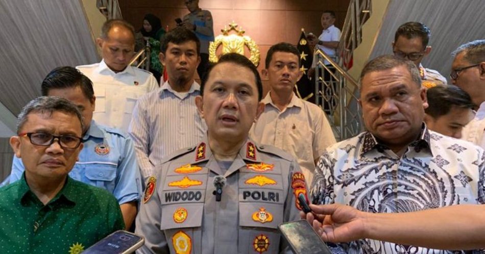 Kapolda Gorontalo Irjen Pol. Drs. Widodo dalam konferensi pers.(F:Hms-Pol)