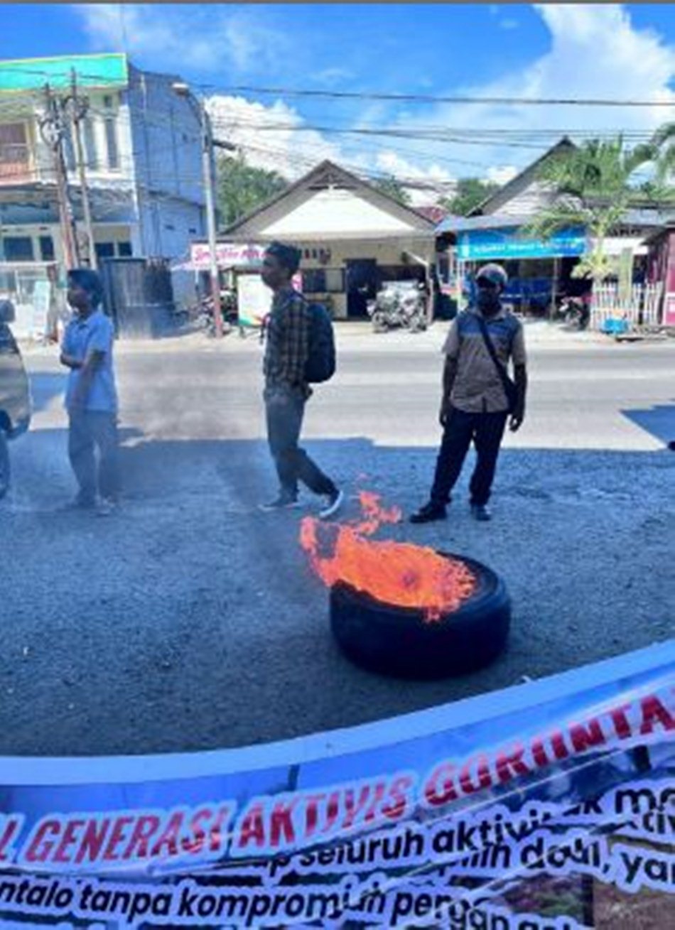 Aksi Solidaritas Intelektual Generasi Aktivis (SIGA) Provinsi Gorontalo diPolda Gorontalo.(F>Ist)