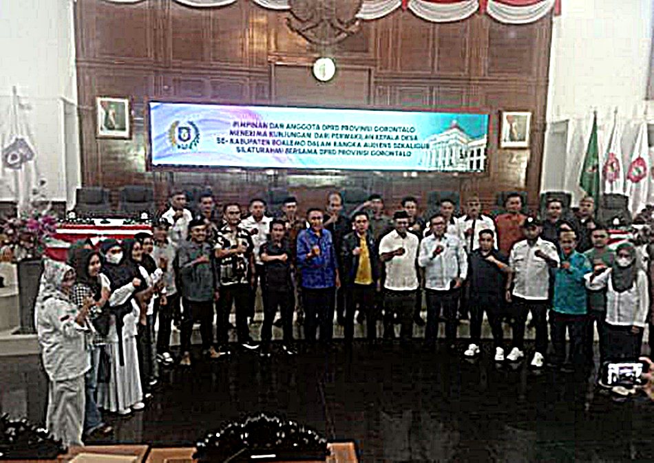 Kedatangan para kepala desa diterima langsung oleh anggota DPRD lintas komisi dari Daerah Pemilihan Boalemo&ndash;Pohuwato.(FIst)