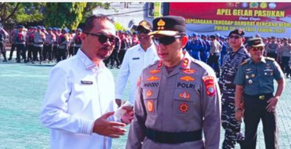 Ketua DPRD Gorontalo Thomas  Mopili menghadiri Apel Gelar Pasukan Kesiapsiagaan Tanggap Darurat Bencana Hidrometeorologi.(F:Hms-Enki)
