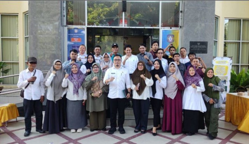 Foto bersama Peserta kajian yang dilaksanakan oleh Bappeda, dikantor Bappeda Provinsi Gorontalo.(Dok.Bappeda)