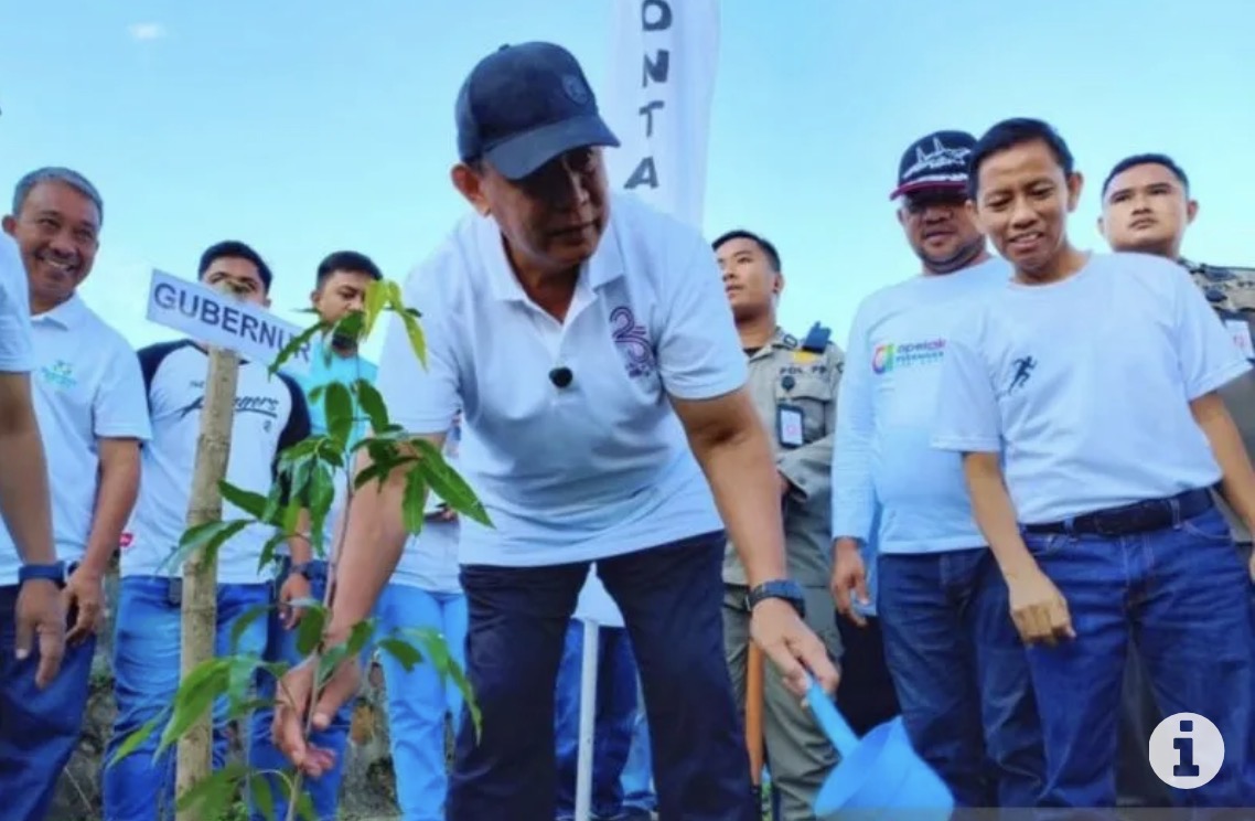 Gubernur Gusnar Ismail tanam pohon untuk investasi kesehatan
