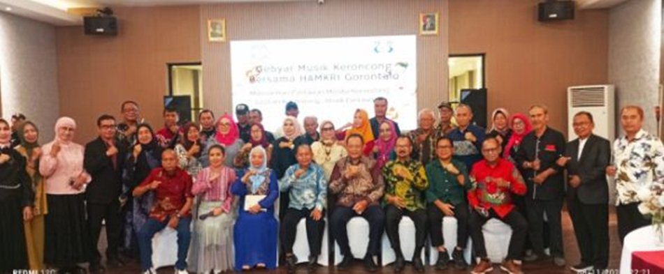 Ketua  DPRD Provinsi Gorontalo, Thomas Idrus Mopili.  Hadir memeriahkan Gebyar Musik Keroncong yang digelarHAMKRI. (F:Hms-Enki)