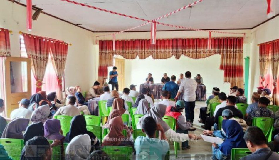 di lahan perkebunan Desa Bakti, tim KPK turut berdialog dengan sejumlah petani yang tengah beraktivitas.(F:Ist)