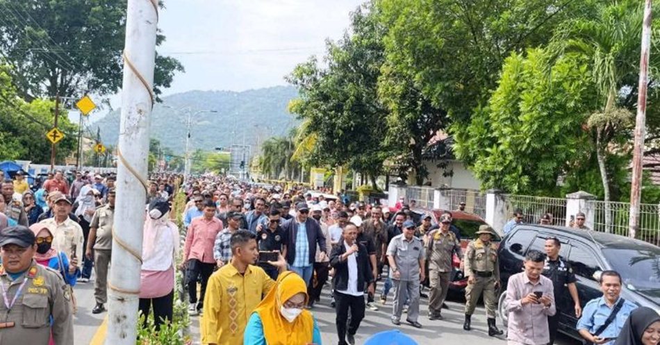dmo ASN Pemkot Gorontalo di BSG yang dipimpin langsung Walikota Adhan Dambea.(F:Ist)
