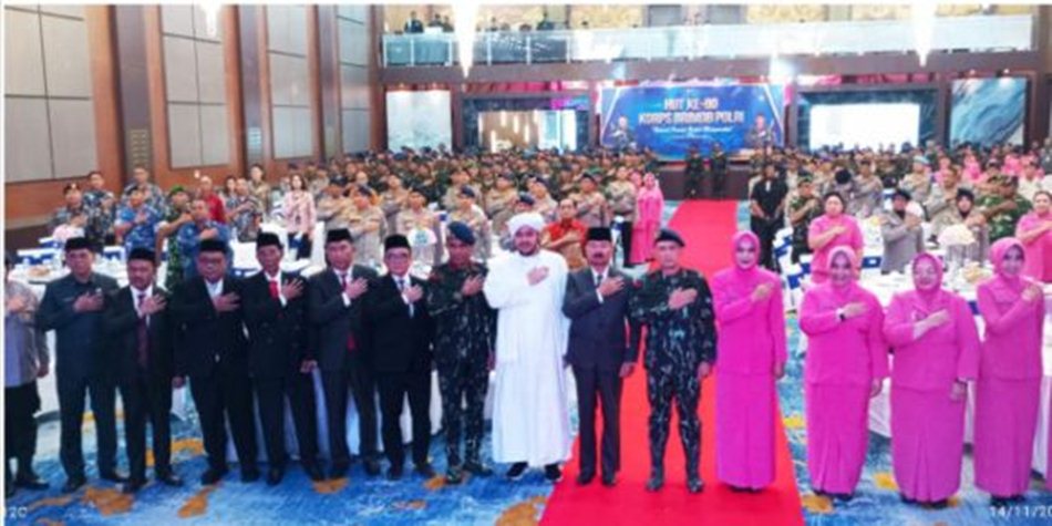 Ketua DPRD Provinsi Gorontalo, Thomas Mopili, bersama Forkopimda, jajaran Polda Gorontalo, serta para tokoh masyarakat..(f:Hms-Engki)
