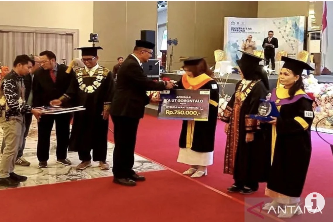Gubernur Gorontalo sebut lulusan UT adalah pejuang sejati