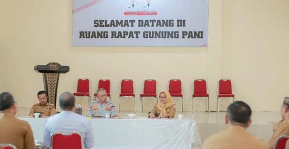 Rapat finalisasi dipimpin Wakil Bupati Pohuwato, Iwan S. Adam, didampingi Sekda   Iskandar Datau dan Kadis Parpora Rusmiati Pakaya. .(F:Prokopim)