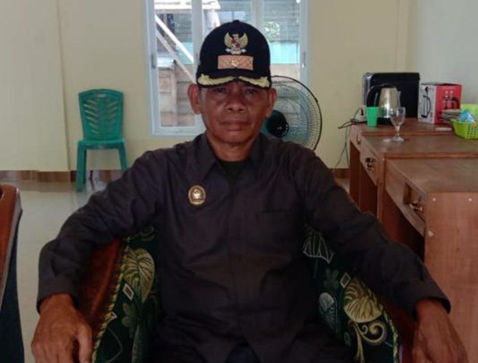 Kepala Desa Tangkobu, Nirwan Lapinji.(F:Hen)